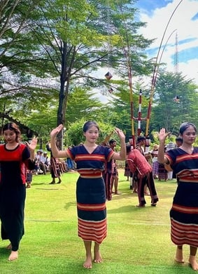 chuỗi hoạt động “Em là hoa của núi”