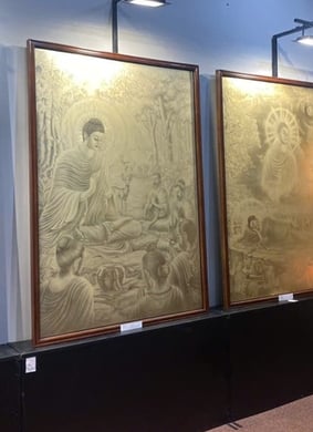 Trưng bày các bức tranh vẽ từ vàng 9999 trên nền kim loại