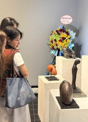 Triển lãm "Đường cong"