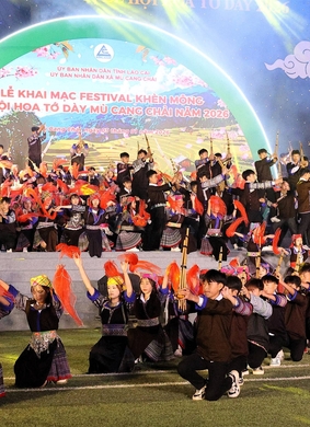 Festival Khèn Mông và Lễ hội hoa Tớ dày