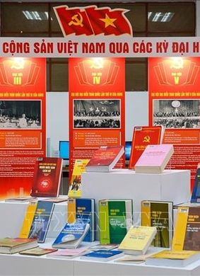 Triển lãm tư liệu “Đảng Cộng sản Việt Nam qua các kỳ Đại hội”