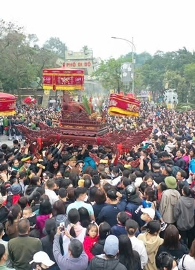 Lễ hội đền Và diễn ra từ ngày 2 đến ngày 5-3