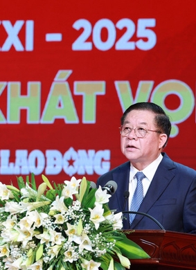 Agribank mendapat penghargaan dalam Program "Kejayaan Vietnam" 2025: Menguatkan posisi pentingnya dalam pengembangan pertanian, daerah pedesaan, dan petani.
