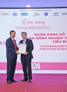 Agribank meraih 3 penghargaan sebagai Bank Terbaik Vietnam 2024.