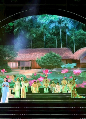 Serie de actividades para conmemorar el 136º aniversario del nacimiento del presidente Ho Chi Minh en Ciudad Ho Chi Minh.