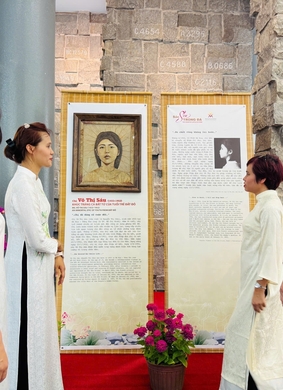 Exposición "Loto en piedra"