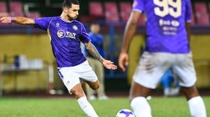 Chân sút nhập tịch tạo ấn tượng mạnh