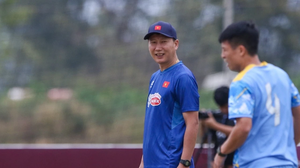 HLV Kim Sang-sik tiết lộ Xuân Son sẽ ra sân ở trận gặp Lào, hy vọng tiền đạo 28 tuổi sẽ ghi bàn