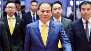 Tỉ phú Phạm Nhật Vượng, 2 con trai cùng dàn khách VIP tại đêm trao giải thưởng VinFuture