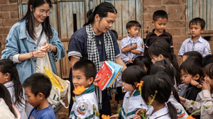 Nhà sáng lập dự án 'Nuôi em' thông báo đóng băng tài khoản 15 ngày