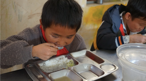 Nhà sáng lập 'Nuôi em' dừng chi tiền nuôi ăn các bé sau nghi vấn tài chính thiếu minh bạch