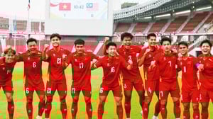 Thủ tướng Phạm Minh Chính chúc mừng hai đội tuyển bóng đá Việt Nam