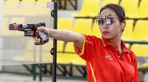 ກິລາຊີເກມຄັ້ງທີ 33, ວັນທີ 14 ທັນວາ: ທ້າວ ຖຸຍຮ່ຽນ ແລະ ທ້າວ ເຈເຣມີ ເລືອງ ກ້າວເຂົ້າສູ່ຮອບຊິງຊະນະເລີດລອຍນໍ້າ.