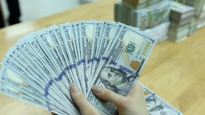 How did the peak stock prices increase the assets of Vietnam's USD billionaires?