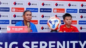 Trainer Mai Duc Chung dankt dem Premierminister, Bich Thuy bricht in Tränen aus, australischer Trainer „hat Angst vor einem Unentschieden“