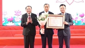 Coach Mai Duc Chung received the title of Hero of Labor