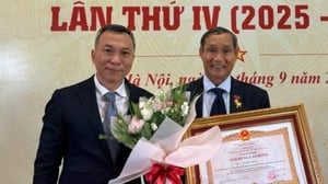 Coach Mai Duc Chung receives the title of Labor Hero: 'I am very touched and happy'