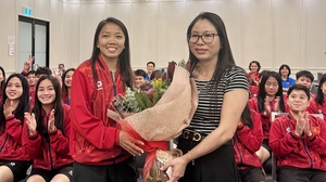 ក្រុមបាល់ទាត់នារីជម្រើសជាតិវៀតណាម បានទទួលការលើកទឹកចិត្តនៅថ្ងៃទិវានារីអន្តរជាតិ (ថ្ងៃទី៨ ខែមីនា)។