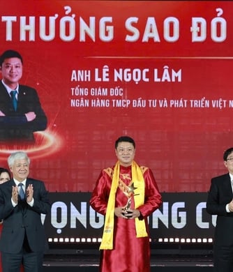 Tổng Giám đốc BIDV nhận Giải thưởng Sao Đỏ năm 2025