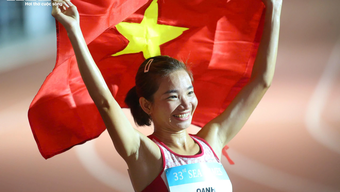 Momen ketika Nguyen Thi Oanh berlari kencang menuju garis finis, tak tertandingi dalam 5 SEA Games.