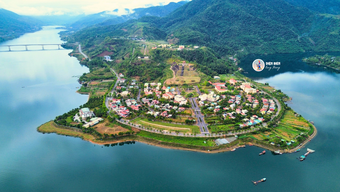 Cung đường đẹp như tranh, được ví von là 'Hội An thu nhỏ' ở Điện Biên
