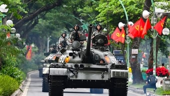 Cận cảnh dàn 'quái vật thép' phô diễn uy lực tại A80
