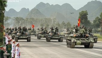 Tên lửa, xe chiến đấu 'Made in Vietnam' phô diễn sức mạnh tại buổi hợp luyện A80