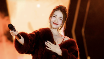 Hòa Minzy khẳng định bản thân đang đi đúng hướng