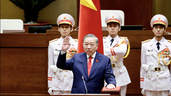 Vídeo del secretario general To Lam prestando juramento como presidente de Vietnam.