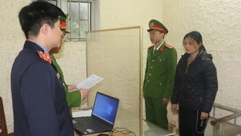 ឃាត់ខ្លួន​មុខសញ្ញា​ទិញ​-លក់​សត្វ​ខ្លាឃ្មុំ​ព្រះអាទិត្យ និង​ពស់វែក​ចំនួន​៣​នាក់​