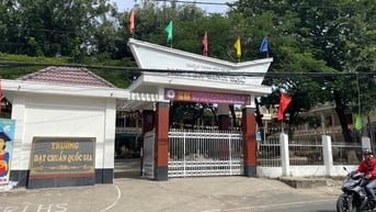Nữ sinh lớp 6 bị nhóm bạn vây đánh tại nhà