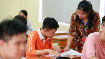 Chế độ phụ cấp cho giáo viên, nhân viên trường học chưa thống nhất