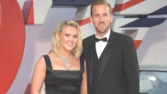 Bóc giá tủ túi xách hàng hiệu đắt đỏ của vợ tiền đạo Harry Kane