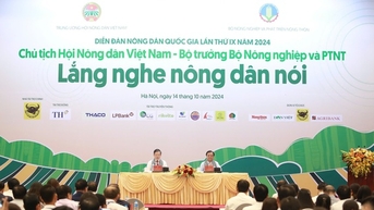 Chủ tịch Hội Nông dân Việt Nam- Bộ trưởng Bộ NN&PTNT lắng nghe nông dân nói