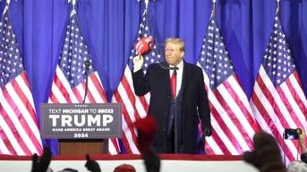 ក្តៅ​នៅ​មុន​ការ​បោះ​ឆ្នោត​បឋម​នៅ​រដ្ឋ Michigan