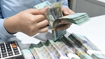 “Mưa” cổ tức tiền mặt, cao nhất 250%