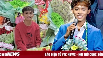 Vì sao khán giả thường tặng tiền, vàng sau mỗi show diễn cho Hồ Văn Cường?