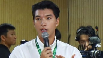 Hieuthuhai và dàn anh trai thăm trụ sở Trung ương Đoàn ở Hà Nội