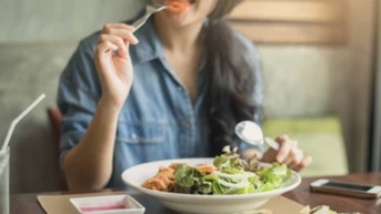 Khung giờ ăn, cách ăn giảm nguy cơ tiểu đường