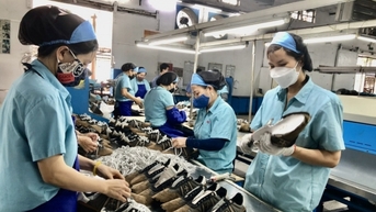 Doanh nghiệp da giày chịu nhiều sức ép trong "xanh hóa" sản xuất