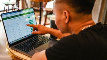 Người trúng đấu giá biển ô tô 30L- 999.99 nộp đủ 12,105 tỷ đồng