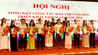 Báo Nhà báo và Công luận đạt giải Giải Búa liềm vàng Hà Tĩnh năm 2023