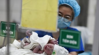 Quy định mới về chế độ thai sản cho nam giới khi vợ sinh con