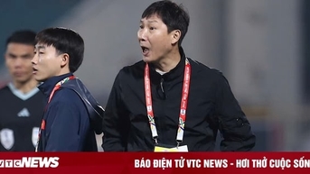 HLV Kim Sang-sik: ‘Hòa Philippines phút cuối là kì tích’