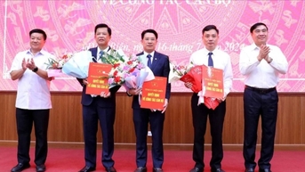 Luân chuyển, điều động 14 cán bộ