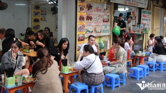 5 con phố được ví ‘thiên đường ẩm thực’ ở Hà Nội cho người lười đi xa dịp 2/9