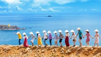 Xuyên Việt để khám phá nét đẹp văn hóa Tết Nguyên đán