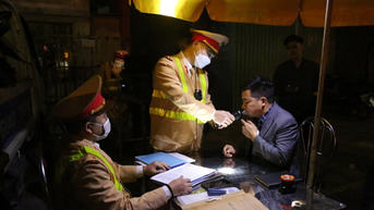 ចាត់ចែងយ៉ាងម៉ឺងម៉ាត់ចំពោះកម្មាភិបាល មន្ត្រីរាជការ និងបុគ្គលិកសាធារណៈ ដែលបំពានលើការប្រមូលផ្តុំគ្រឿងស្រវឹងនៅពេលចូលរួមក្នុងចរាចរណ៍