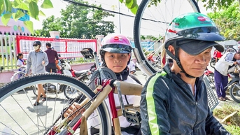 Nước mắt rơi trong chương trình Gieo mầm tri thức ở tỉnh tận cùng Tổ quốc