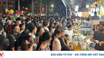 Du khách đến Bình Dương dịp lễ 2/9 giảm